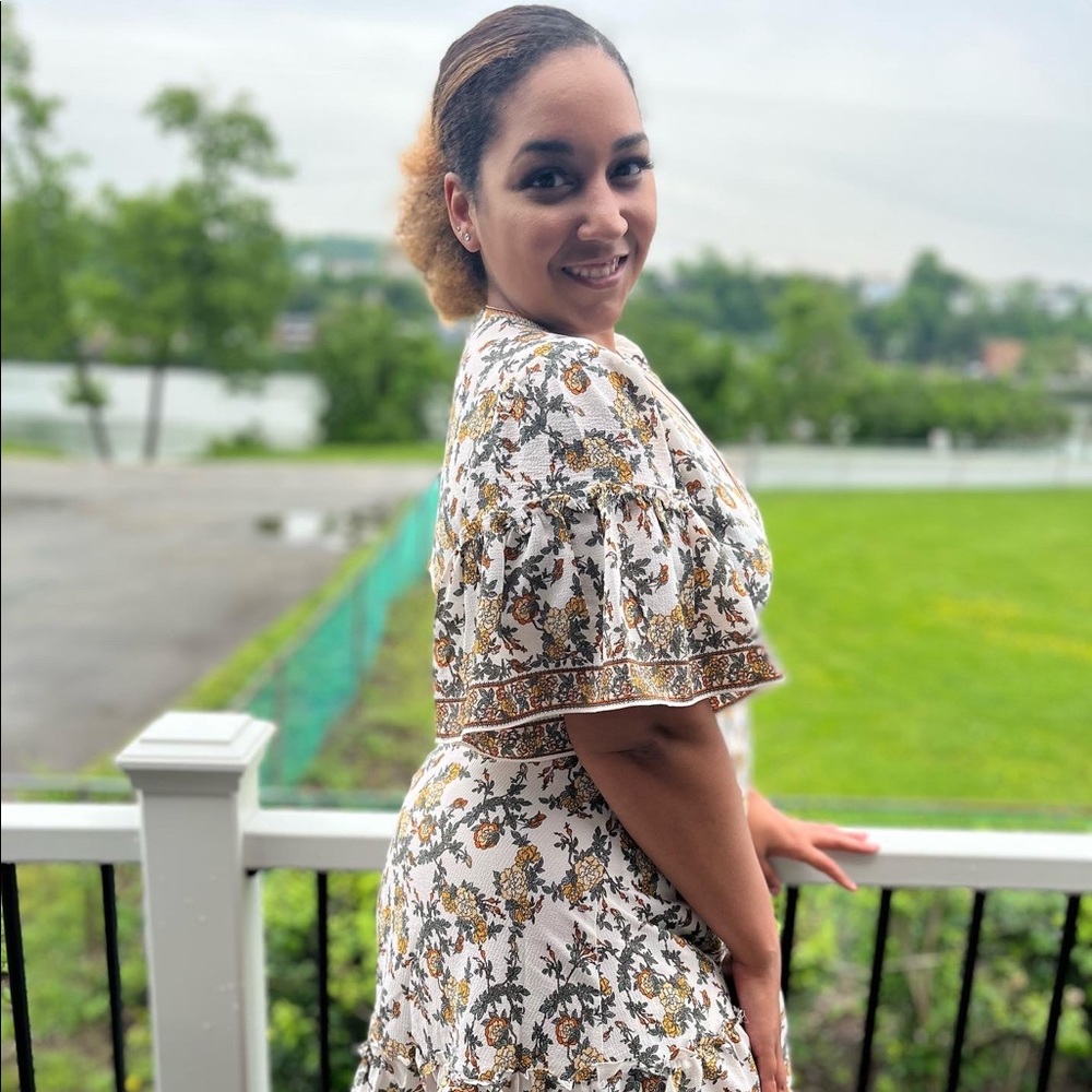 Meet your Posher, Loni